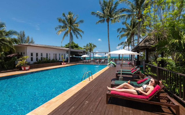 Nakara Long Beach Resort