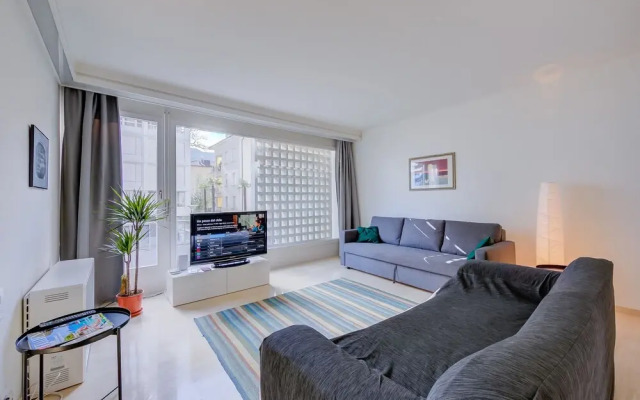 City Lake Apartment
