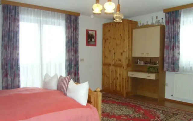 Charming Holiday Home in Gosau