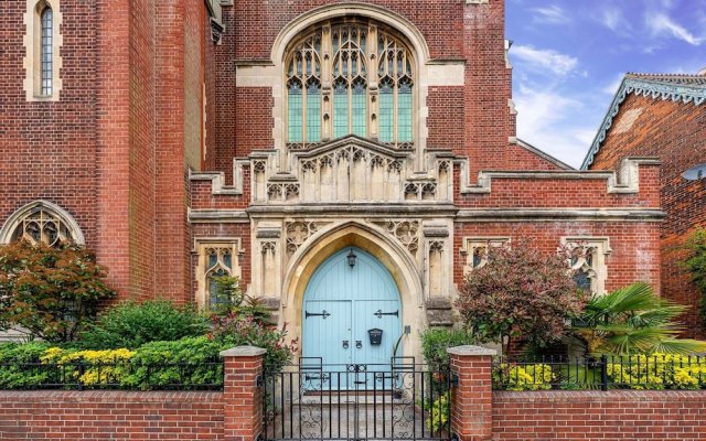 Grade 2 Listed Converted Church, Within 750yrds to Southsea Beach