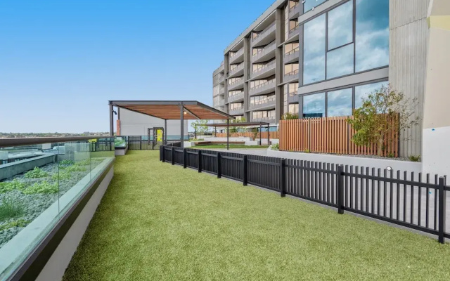 Stylish City-view Apartment With Amenities