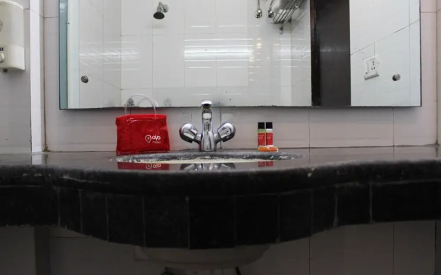 Oyo 2373 Hotel D Inn