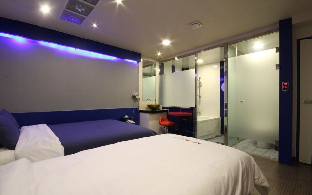 The M Hotel
