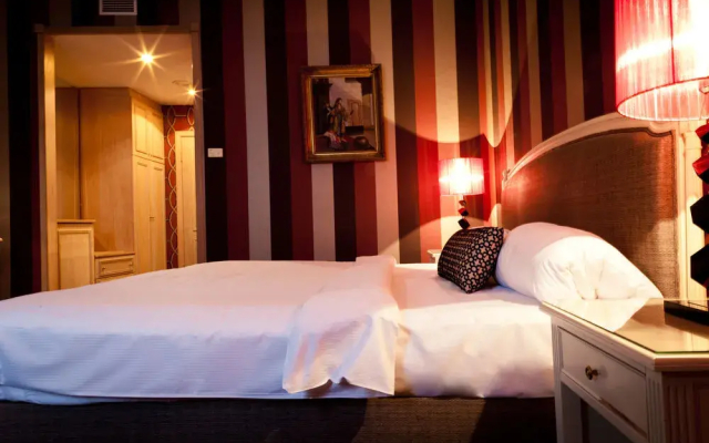 Friday Hotel