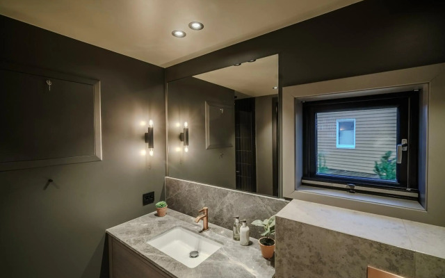 Henningsvaer Bryggehotell By Classic Norway Hotels