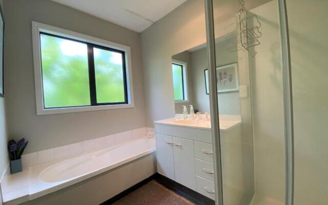 17 Chisholm Crescent