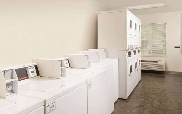 WoodSpring Suites Savannah Garden City