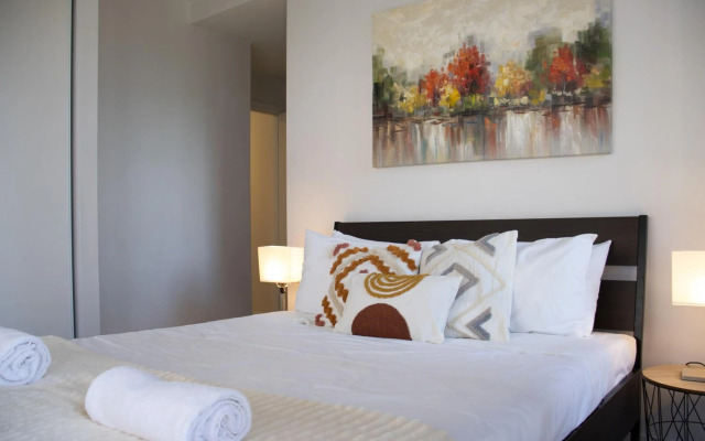 Pleasant Terrace 3BR 2BA WIFI City view