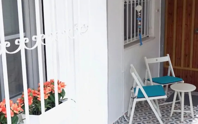 Cycladic Style Apt in Athens