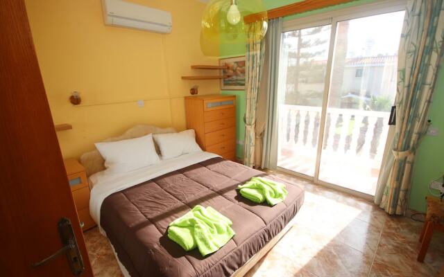 2 Bedroom House near Tombs of the Kings