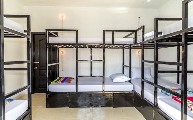 Happy Hippies Hostel