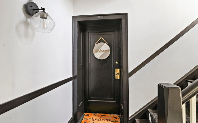 Contemporary Cragin 1BR Apt in Lockwood
