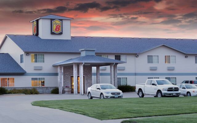 Super 8 Carroll/East