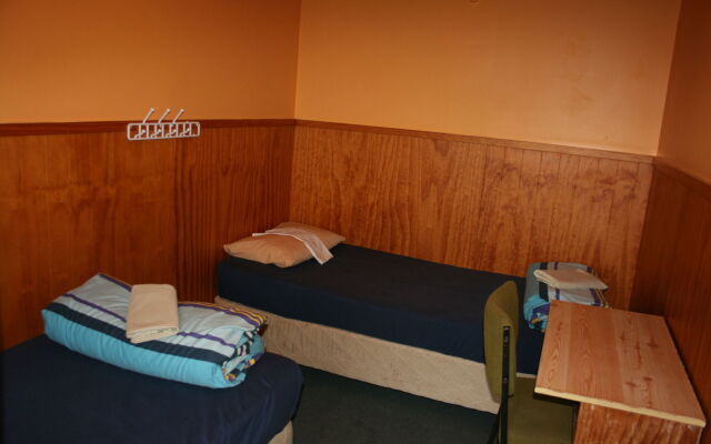 Smoke Lake Hot Springs Lodge and Camp