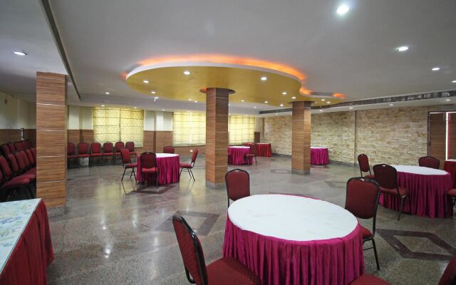 OYO 6438 Hotel Valley Plaza