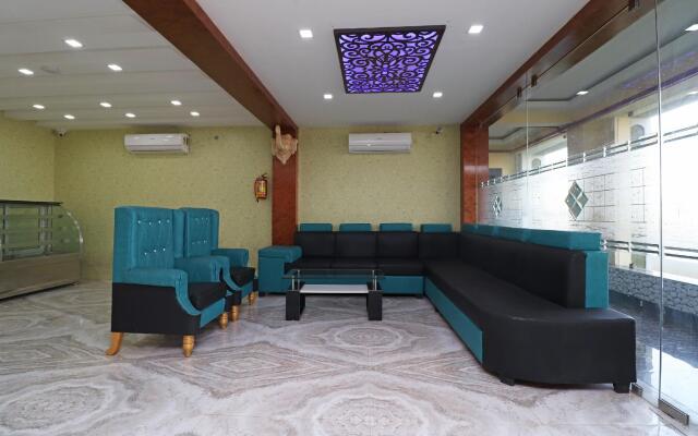 Capital O 30565 Pabitra Royal Regency