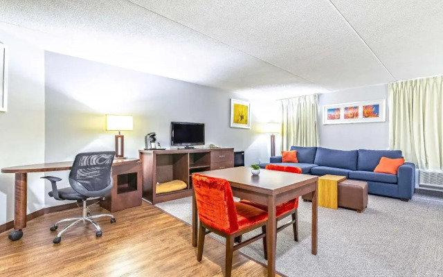 Ramada Welland