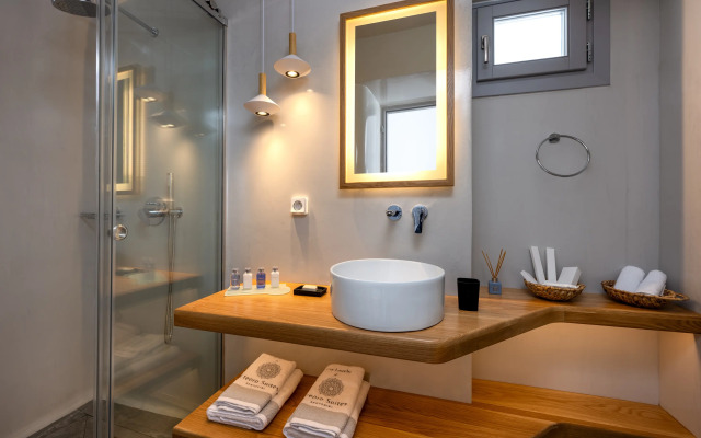 Eteoro Suites