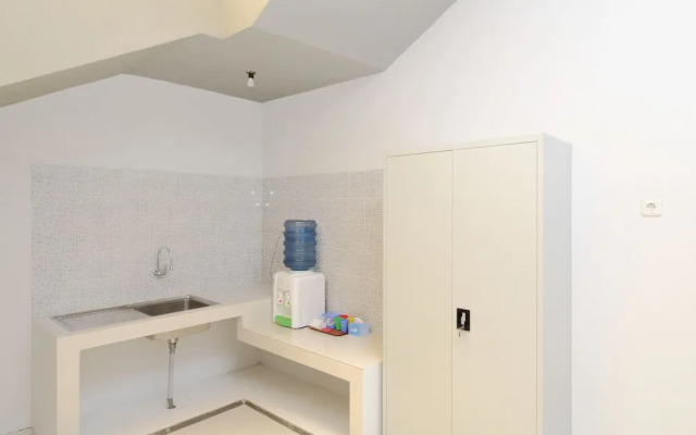 RedDoorz Syariah At Pucang Anom