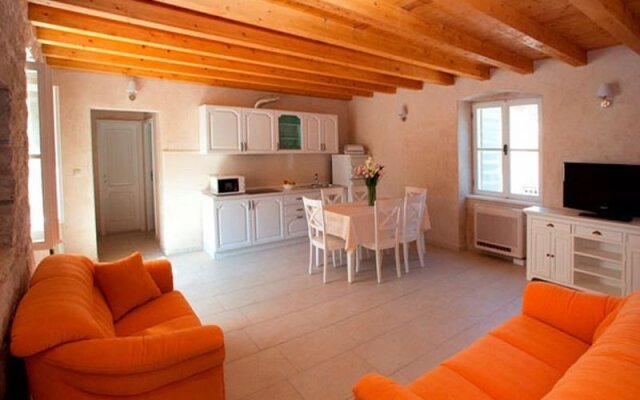 Villa Mama
