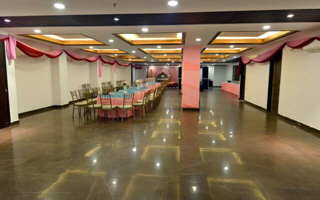Oyo 11367 Hotel Yellow