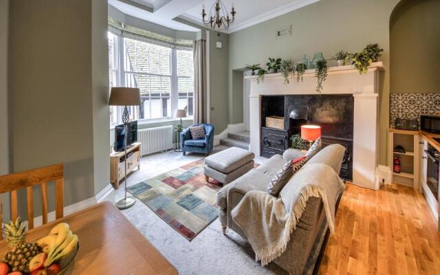 2 Rowntree House
