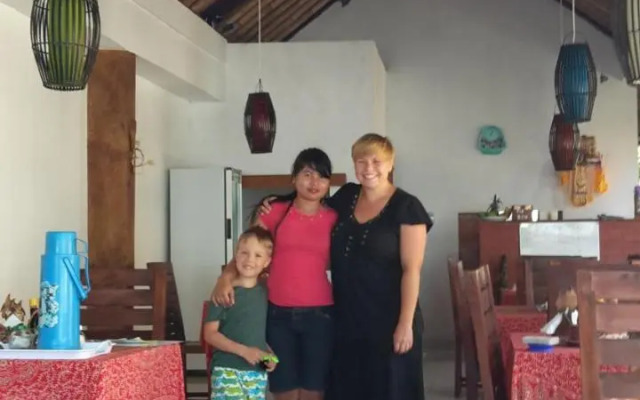 Warung Ombak Homestay