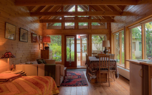 Beautiful Cozy Cottage