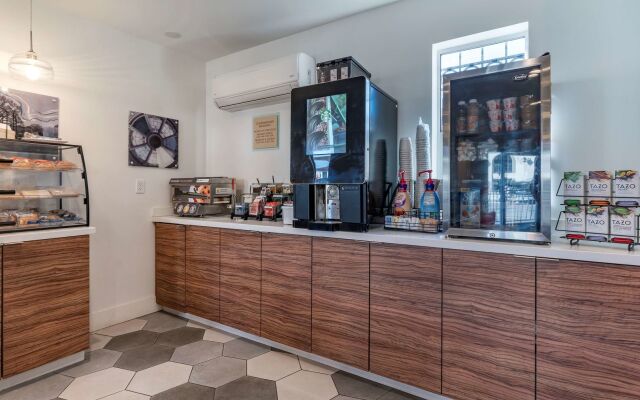 Best Western Plus Executive Suites