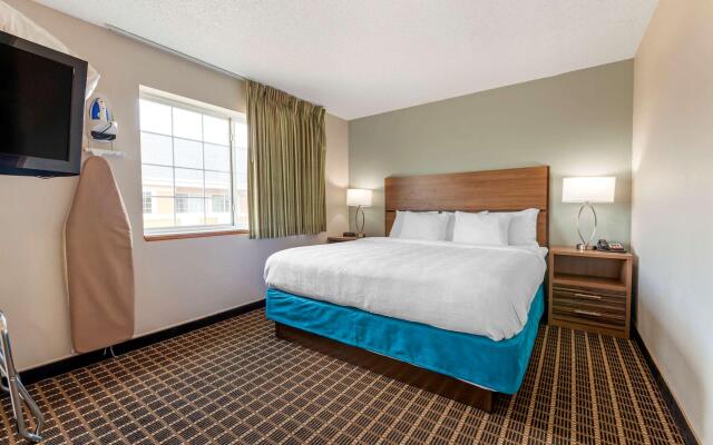 MainStay Suites Dubuque at Hwy 20