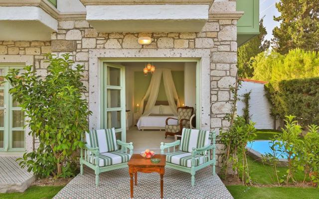 Palas Alacati - Adults Only