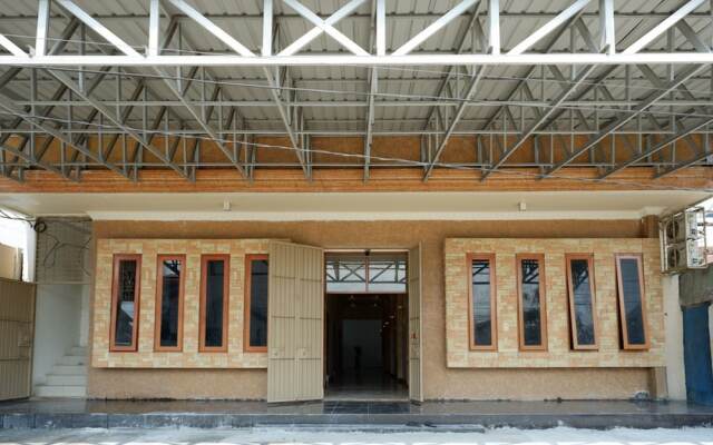 Pattimura Guesthouse by RedDoorz