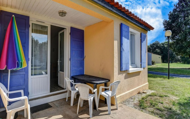 Gite le Chene Vert in a Holiday Park