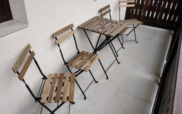 Studio 10