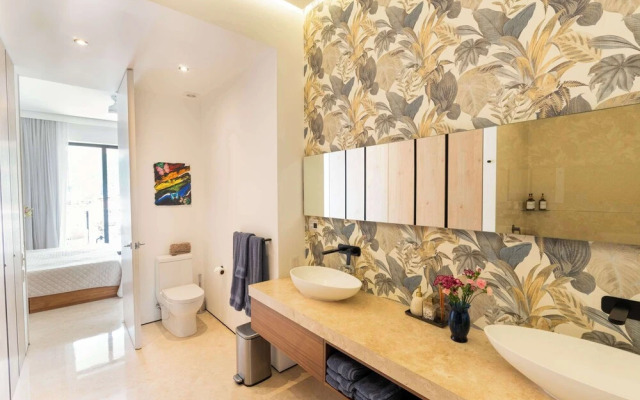 Soho PV Stunning Views Luxury Heated Rooftop Pool