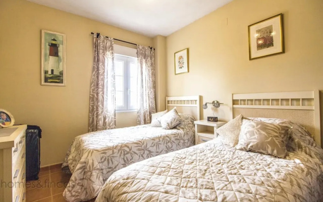 3 Bed Beach Apartment With Views Isla Canela