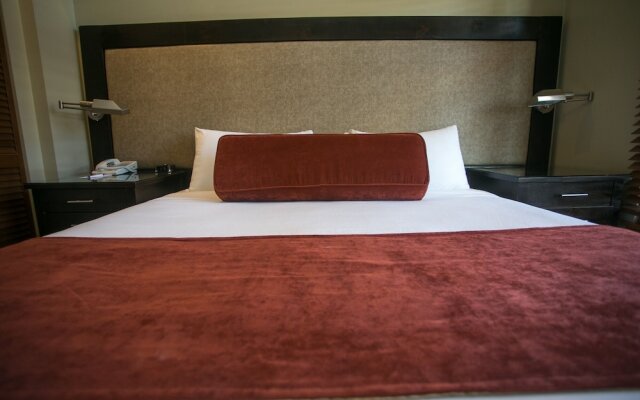 Fully Equipped in the Heart of Canyons Village by RedAwning