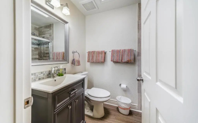 unit 3 Newly remodeled great location
