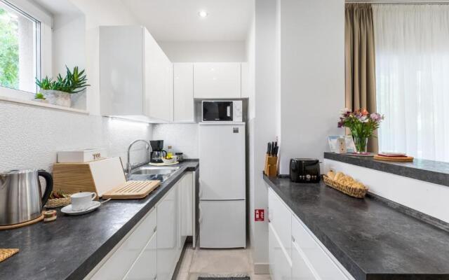Top Location Apartment "Park"