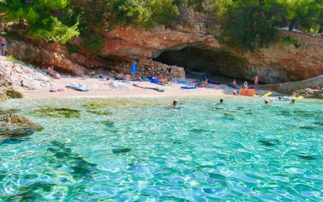 Apartments Petrovac