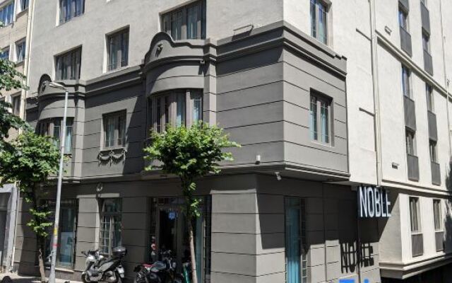 Noble Pangalti Hotel