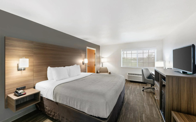 Quality Inn near SeaWorld - Lackland