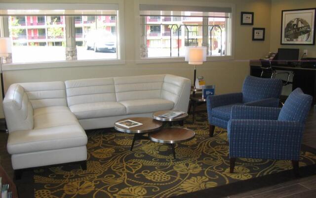 Rodeway Inn Portland Airport Hotel