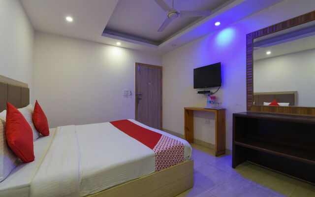 Capital O 16970 Hotel Mahal