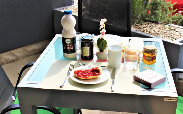 Marine Lux apartments