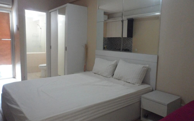 Apartment Kalibata City By Luxury Pro