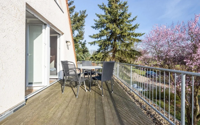 Apartment by Lake Muritz With Marina Views