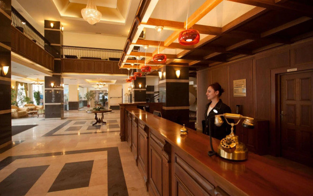 Central Hotel