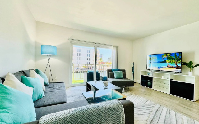 Waterfront 1BR Parking Walk to the Beach