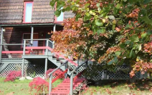 Sunny Bluffs Chalets